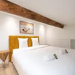 Apartment Loft In Paris
